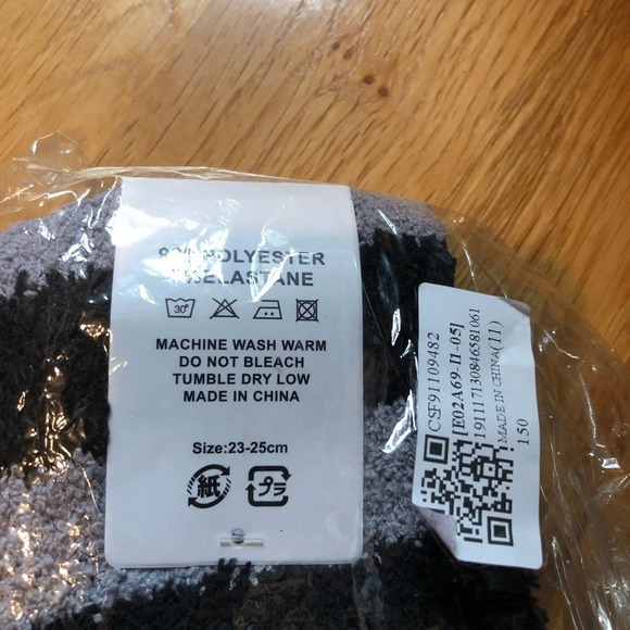 Lot of Cat Paw Socks includes NWT - Picture 2 of 3